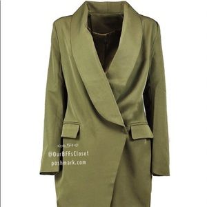 NWT Boohoo green deep-v sexy blazer dress
